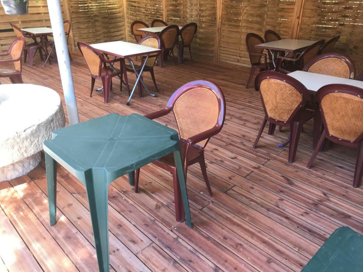 Auberge Du Teillon La Garde (Alpes-de-Haute-Provence) Exterior foto